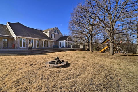 Tulsa Vacation Rental | 4BR | 4BA | 6,000 Sq Ft | Step-Free Entry