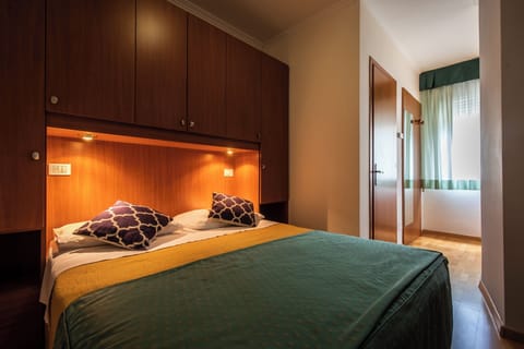 Economy Double Room | In-room safe, free WiFi