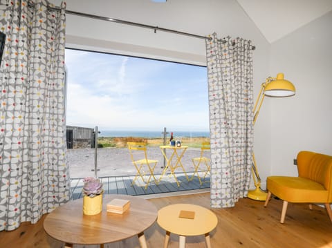 Cottage | 5 bedrooms, individually decorated, individually furnished, free WiFi
