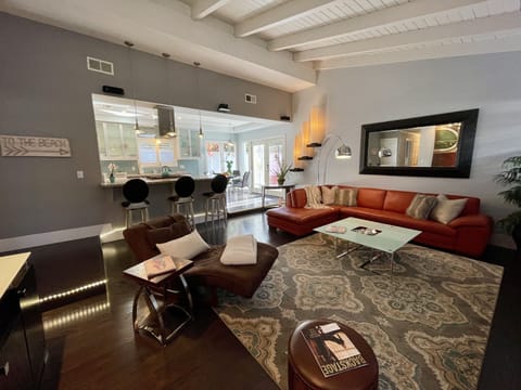 Great open space to hang out with family & friends. 70 in. Sony TV and fireplace