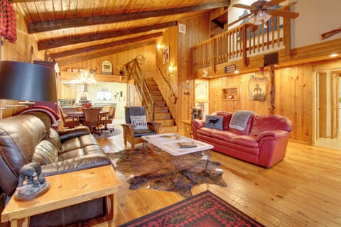 Lakeside Vacation Rental | 3BR | 2BA | 1,940 Sq Ft | 1 Step to Enter