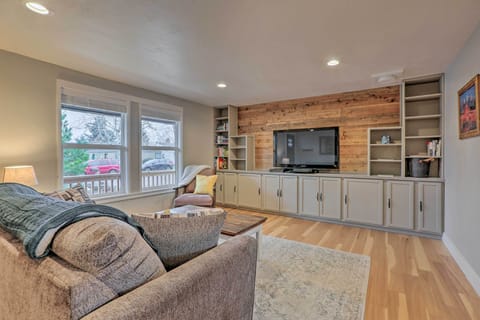 Redmond Vacation Rental | 3BR | 2BA | 1,144 Sq Ft | Stairs Required to Enter