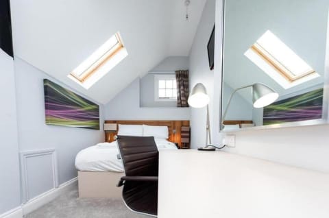 Single Room, Ensuite | Premium bedding, Select Comfort beds, desk, blackout drapes