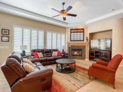 A warm welcome to this single-story 55+ community vacation rental!