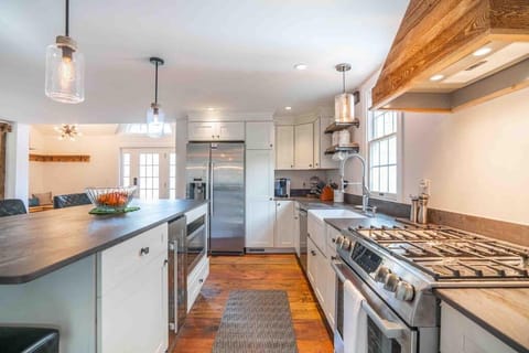 Full kitchen with island