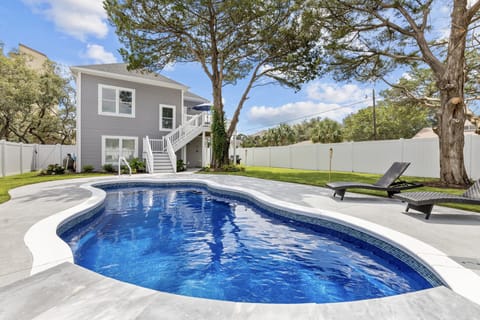 Beautiful sapphire blue pool!!