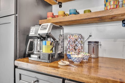 Dedicated coffee and tea area. 