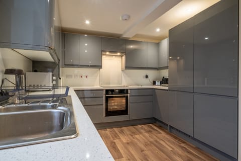The Warren, Martindales Yard, Kendal - Spacious kitchen | Herdwick Cottages