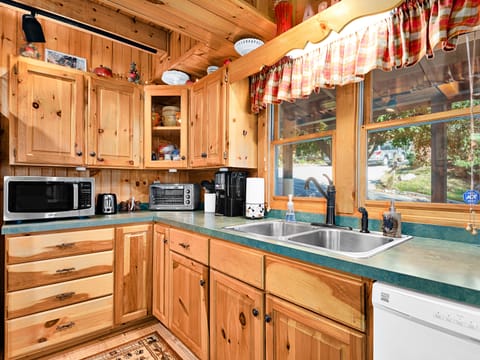 Fully stocked with all dishware for your cooking and baking needs!