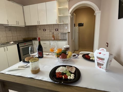 Panoramic Condo | Private kitchen | Full-size fridge, oven, stovetop, dishwasher