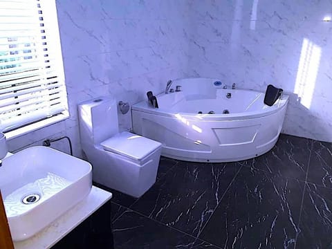 BATH ROOM