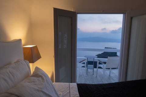 Junior Double Room, 1 Double Bed, Sea View | In-room safe, individually decorated, individually furnished