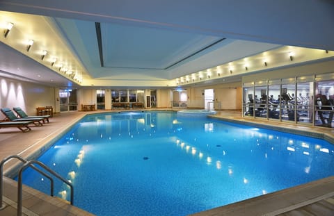 Indoor pool, sun loungers