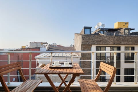 Luxury Studio Suite | Balcony view