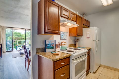 Well equipped kitchen for eating in