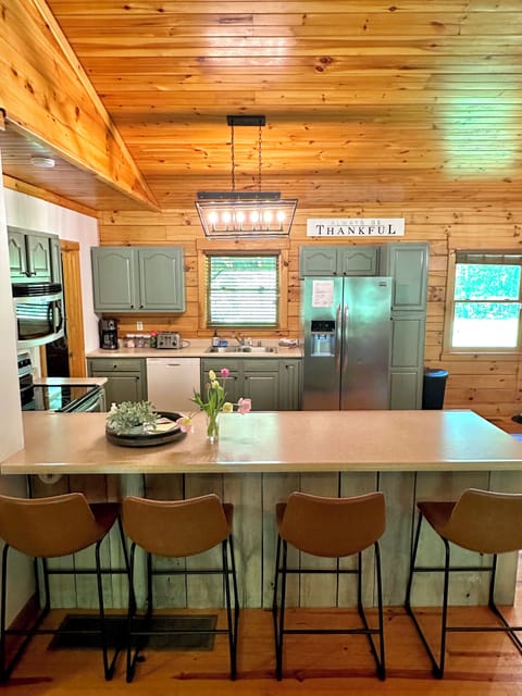 huge countertop for gathering