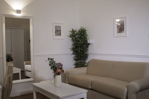 Family Room | Hypo-allergenic bedding, down comforters, minibar, in-room safe