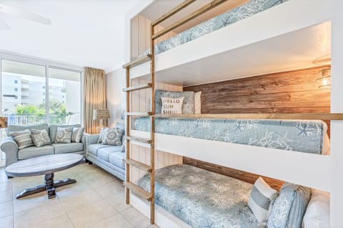 Triple Bunks?! Yes, for the children only please! (4 adult max in the condo) 