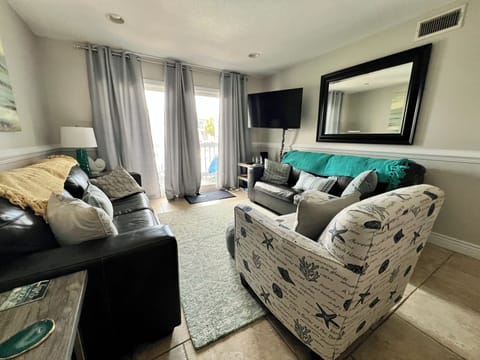 Comfortable living room with seating for seven.