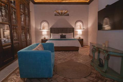 Suite (Cielo) | Premium bedding, down comforters, Select Comfort beds, in-room safe