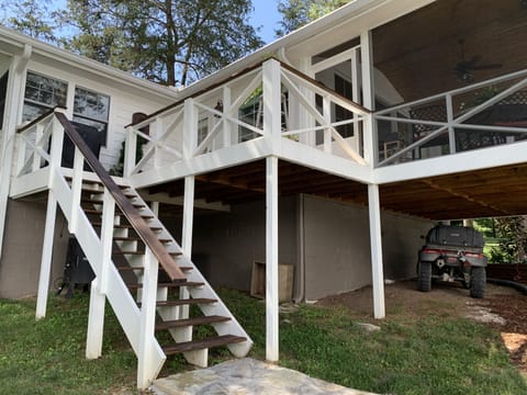 Side deck for grilling