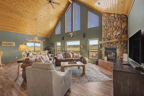 Enjoy floor to ceiling views!