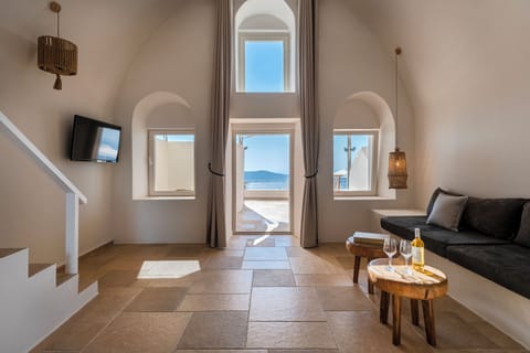 CALDERA PREMIUM SUITES WITH HOT TUB | View from room