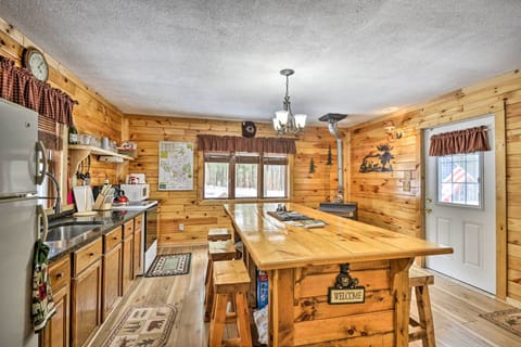 Glenfield Vacation Rental | 2BR | 1BA | 2 Steps Required | 850 Sq Ft