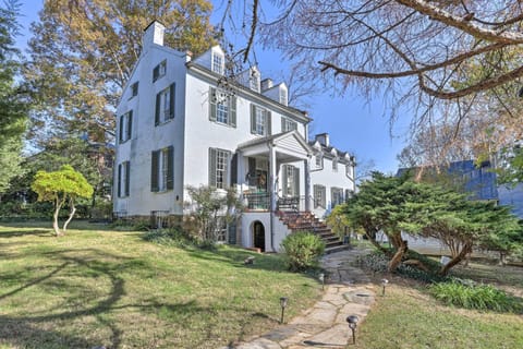 Warrenton Vacation Rental | 5BR | 3.5BA | Stairs Required | 3,500 Sq Ft