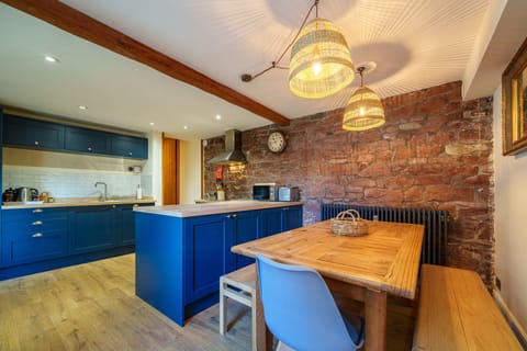 2 Eden Grove Cottages - Modern Kitchen