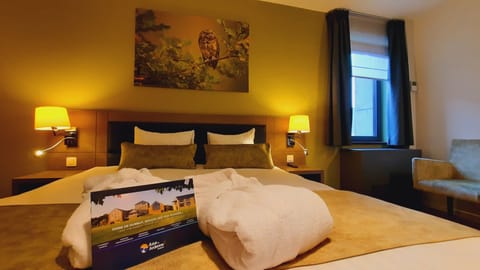 Superior Triple Room | In-room safe, individually decorated, desk, soundproofing