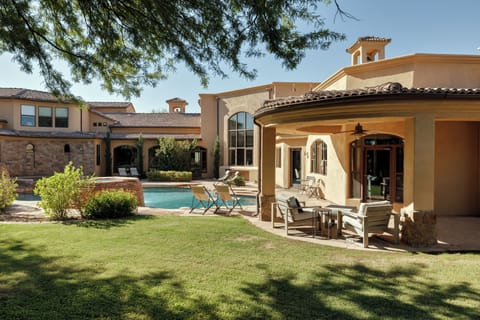 Multiple Seating Areas in the Backyard