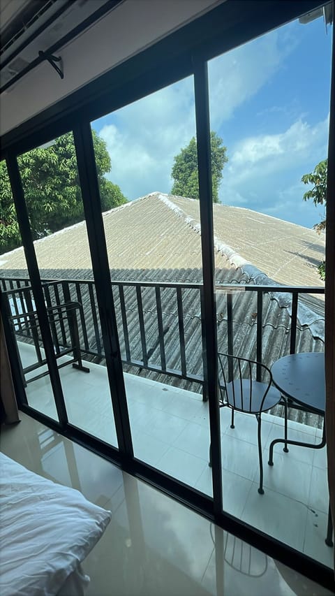 Superior Queen Included Training Platinum Package | Terrace/patio