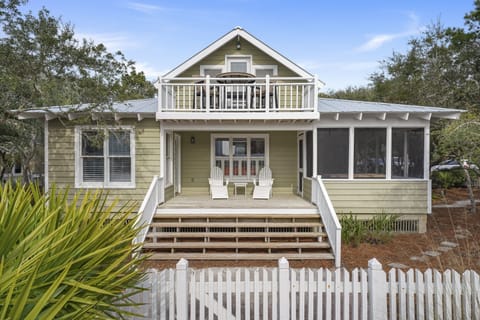 WELCOME TO SIP N DIP IN SEASIDE FLORIDA!