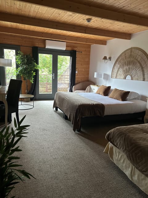Junior Suite | Premium bedding, soundproofing, iron/ironing board, free WiFi