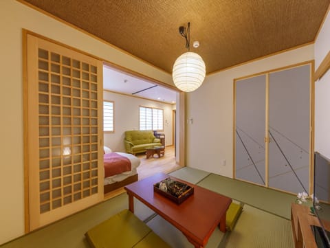 Basic Apartment | Desk, WiFi (free), individually decorated, individually furnished