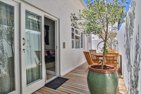 Apartment (2 Bedrooms) | Exterior