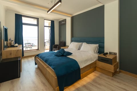 Classic Room, 1 Double Bed, Sea View | Premium bedding, memory foam beds, minibar, desk