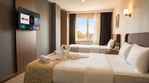 Classic Triple Room | Premium bedding, minibar, desk, free WiFi