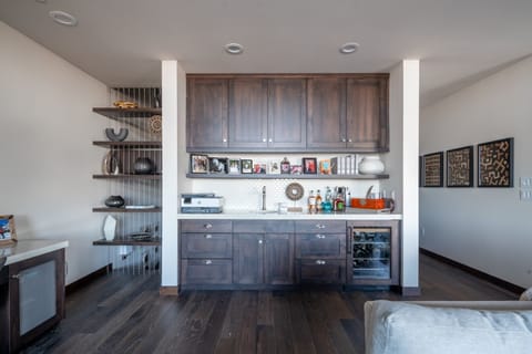 Lodgeside 4A, Living, 3