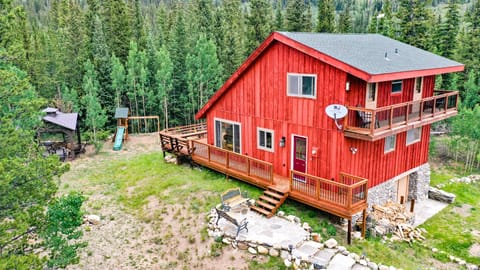 There is plenty of space outside to enjoy your untouched surroundings in the mountains!