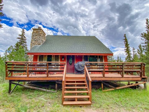 Welcome to Creekside Mountain Cabin!