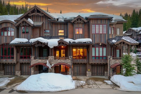 Rustic Barnwood Property Exterior