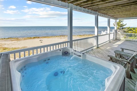 Surf-or-Sound-Realty-995-Twin-Tip-Hot tub-Back  left corner view