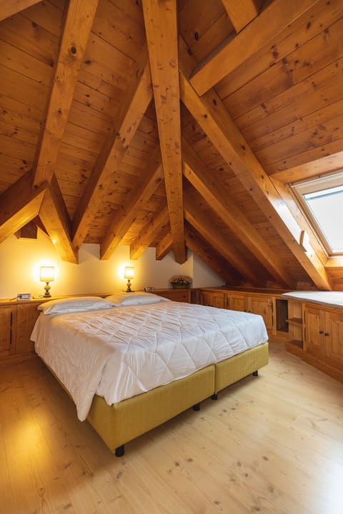 Minibar, in-room safe, desk, blackout drapes