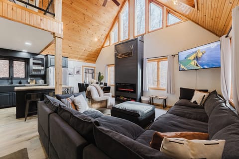 2024-12-15_KS_650 Birch Bend-6B2A9264-HDR