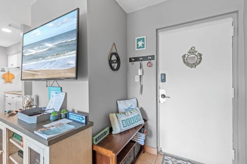 Welcome to Colony Beach Club 210!