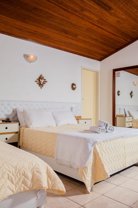 Hypo-allergenic bedding, free WiFi