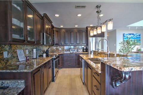 Kitchen. Fully stocked with basic cookware.