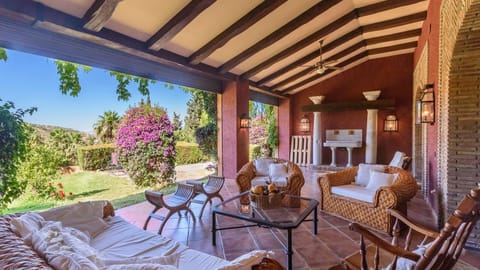 Sierra Tejeda - Casa de las Flores Alcaucín by Ruralidays